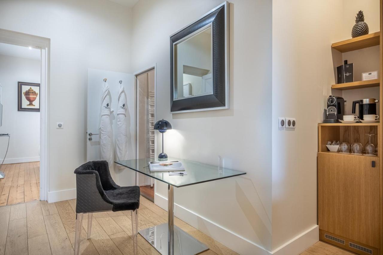 Le Palais Gallien Hotel & Spa Burdeos Exterior foto A typical room at the clinic